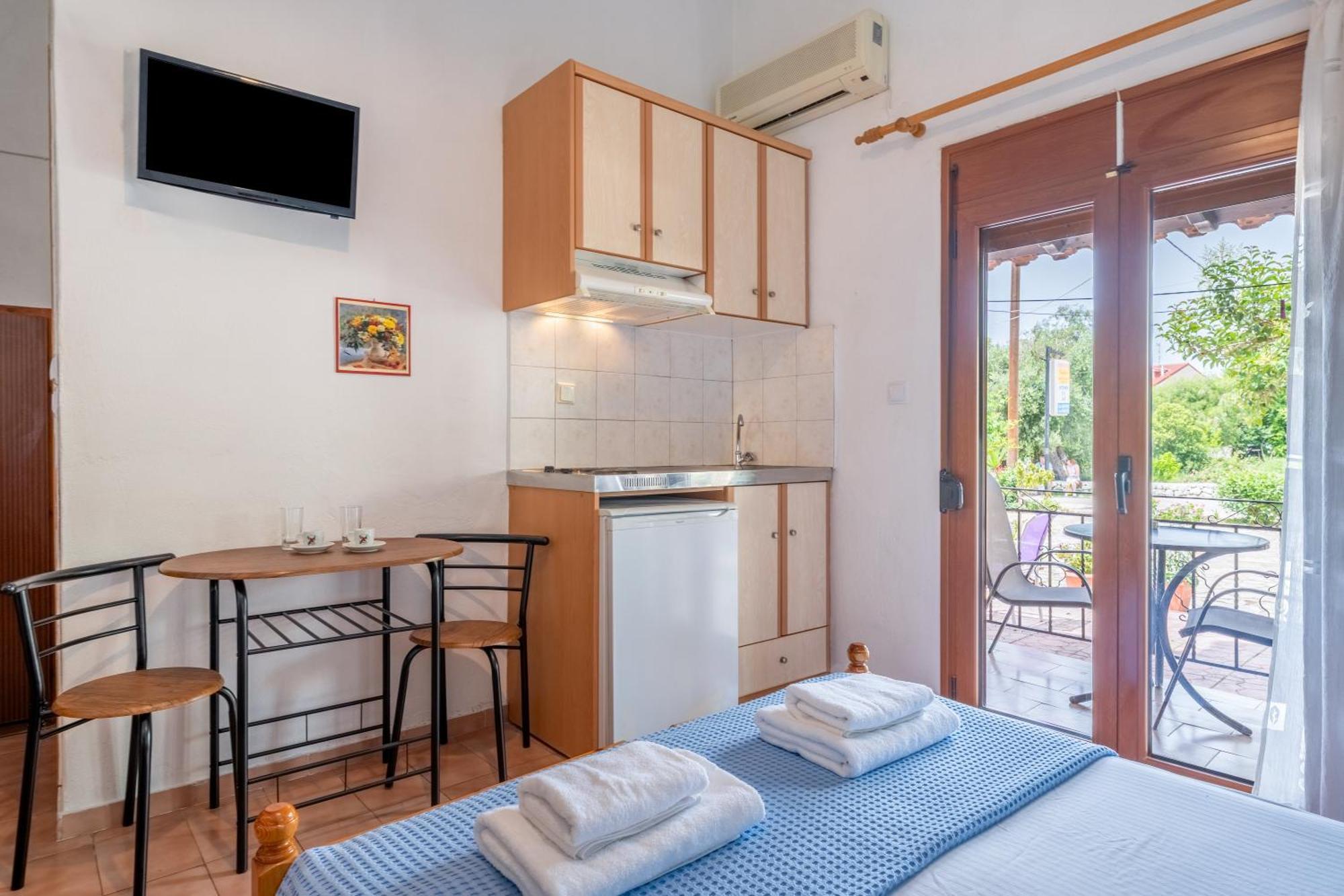 Achilleas Apartment *